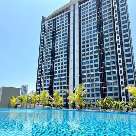 Hotel Jesselton Quay Sea View Kota Kinabalu Esterno foto