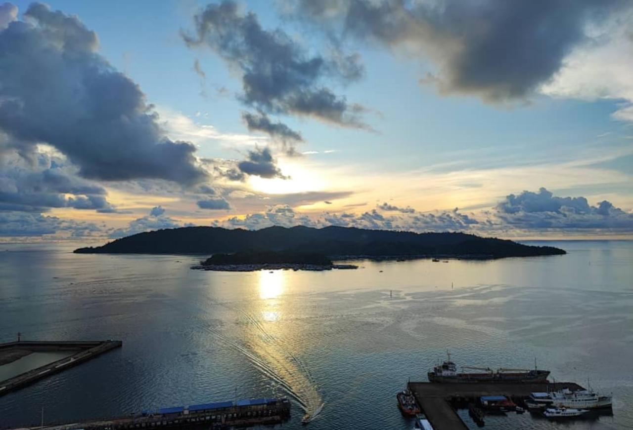 Hotel Jesselton Quay Sea View Kota Kinabalu Esterno foto
