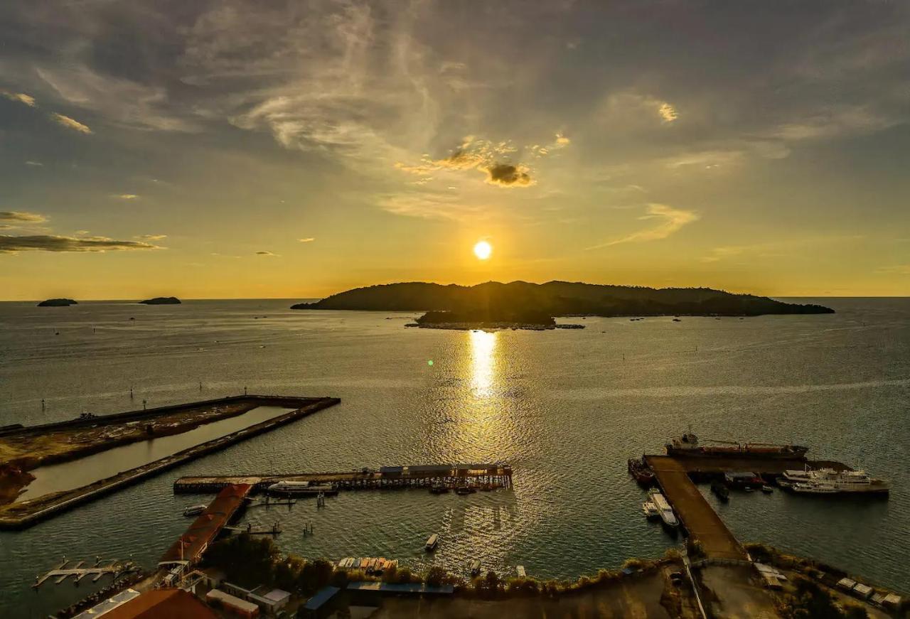 Hotel Jesselton Quay Sea View Kota Kinabalu Esterno foto